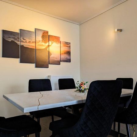 Corinthian Luxury Apartment Extérieur photo