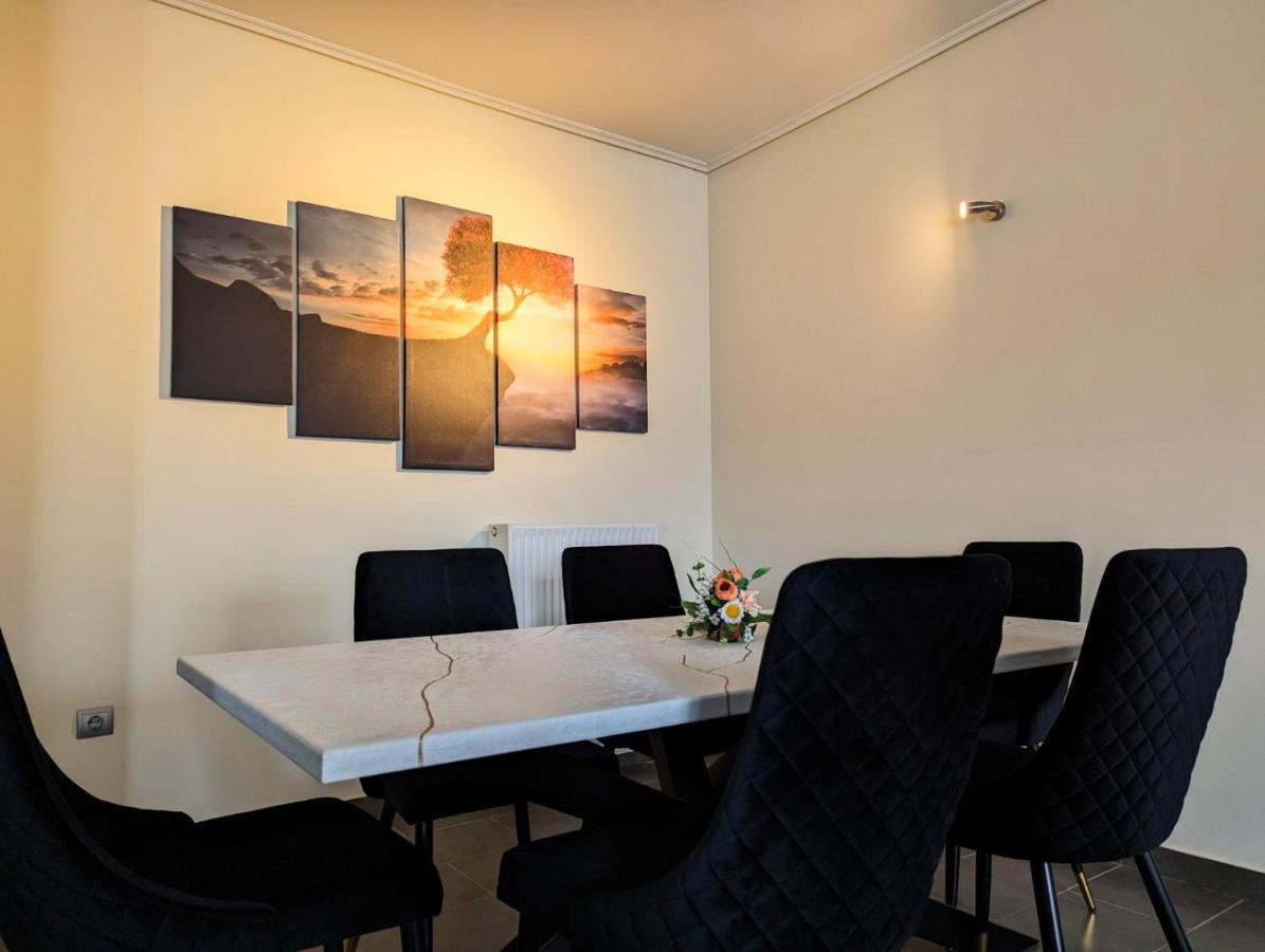 Corinthian Luxury Apartment Extérieur photo